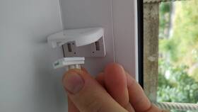 Как установить рулонную штору из Fix Price в Ригла